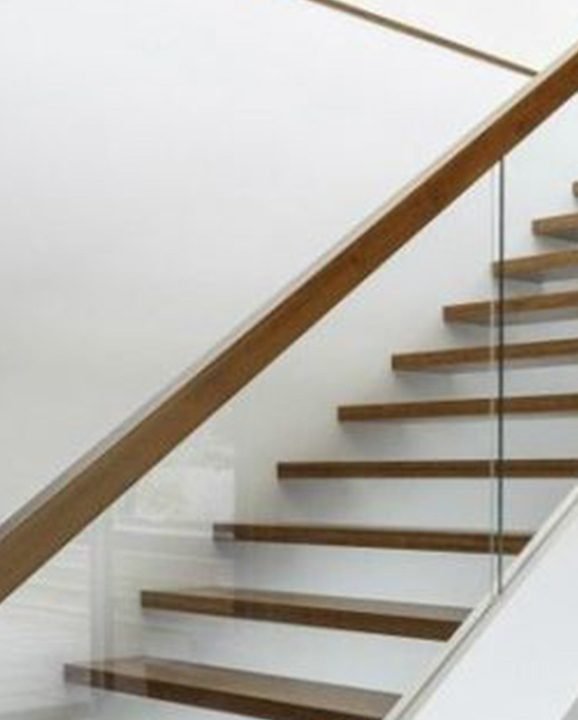 Ce model de balustrada sticla securizata aleg in functie de locul amplasarii sale?