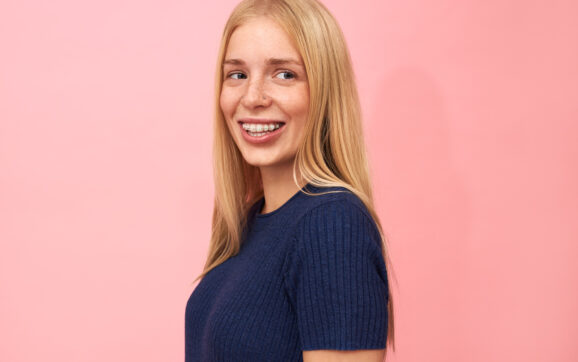 Aparat Dentar Spark vs. Invisalign: Comparația a Două Opțiuni Populare pentru Corectarea Ortodontică